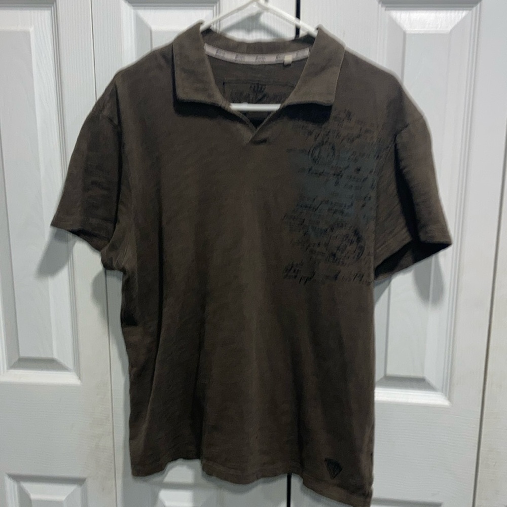 Guess graphic tee olive green size L